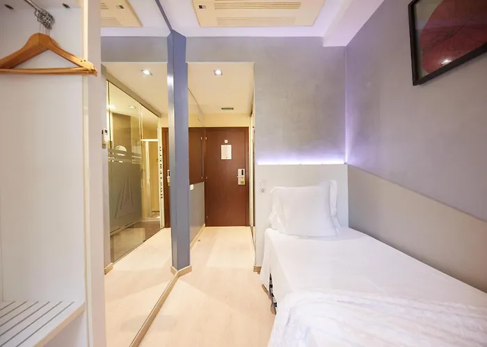 Hotel Hostemplo Sagrada Familia Barcellona